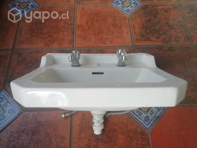 Lavamanos rectangular, en buen estado