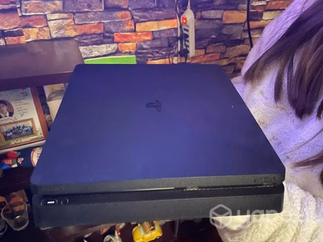 PlayStation 4 Slim