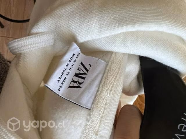 Hoddies Zara Blanco y Celeste
