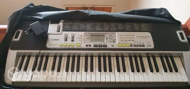 Teclado Casio modelo LK-200s key lighting system
