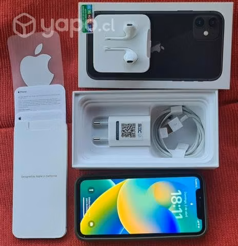 Teléfono iPhone 11 con AirPods