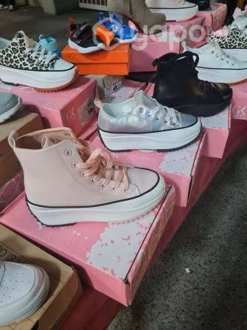 Zapatillas y botines para dama