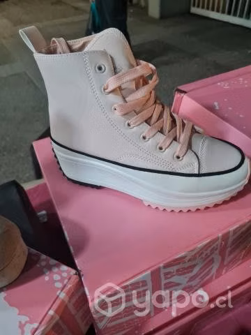 Zapatillas y botines para dama