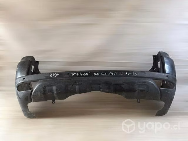 Parachoque tras Mitsubishi Montero sport 2010-2018