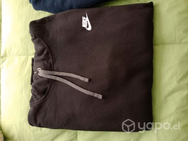 Polerón estampado Nike para el frio. - Imagen 3