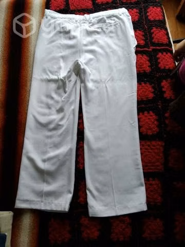 Pantalón y guantes para desfile $ 15.000 talla 46