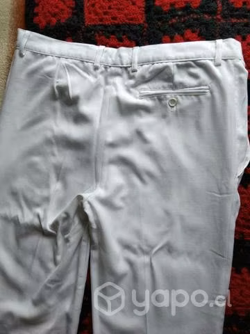 Pantalón y guantes para desfile $ 15.000 talla 46