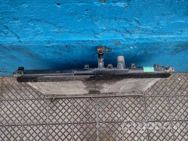 Radiador de agua Hyundai H1 11-19 - Imagen 3