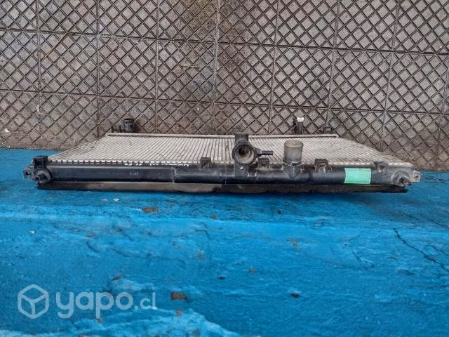 Radiador de agua Hyundai H1 11-19 - Imagen 4