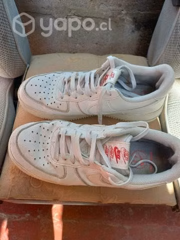 Zapatillas marca Nike modelo air force 1