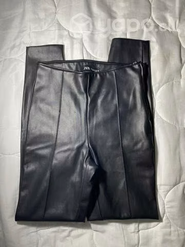 Calza negra eco cuero