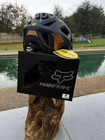 Casco fox