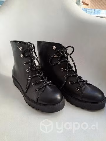 Botas de dama marca H&M - Imagen 3