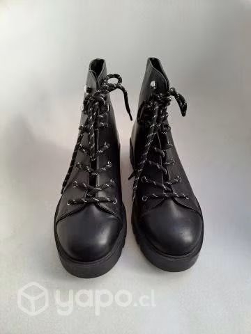 Botas de dama marca H&M - Imagen 2