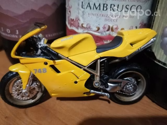 Ducati 748 maisto