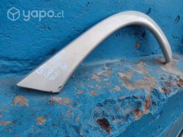 Moldura trasera der Chevrolet Corsa 2000-2008