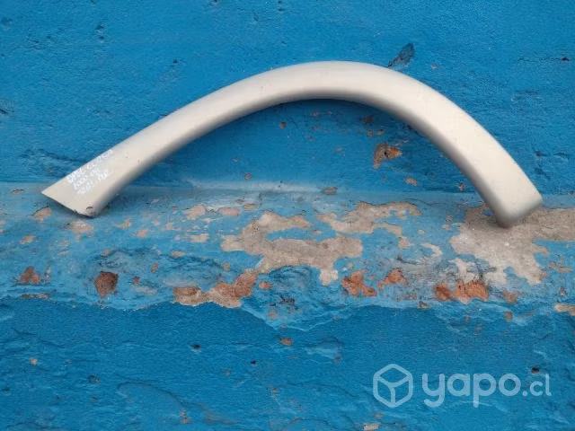 Moldura trasera der Chevrolet Corsa 2000-2008