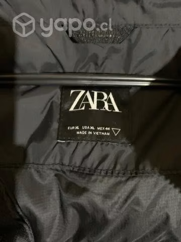 Parca sin mangas Zara