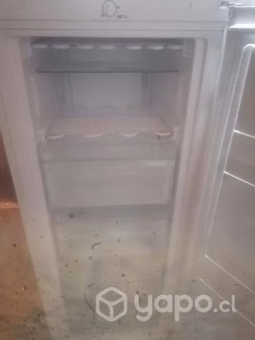 Vendo mi congeladora vertical impecable solo por a - Imagen 2