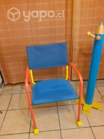 Juego escritorio, silla y lápiz usado