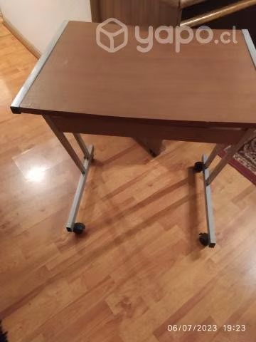 Escritorio mas mesa de apoyo