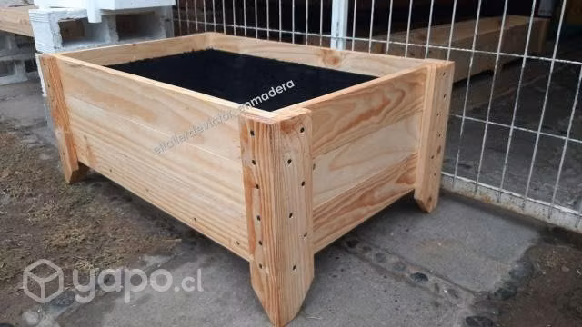 Jardinera o maceteros en madera