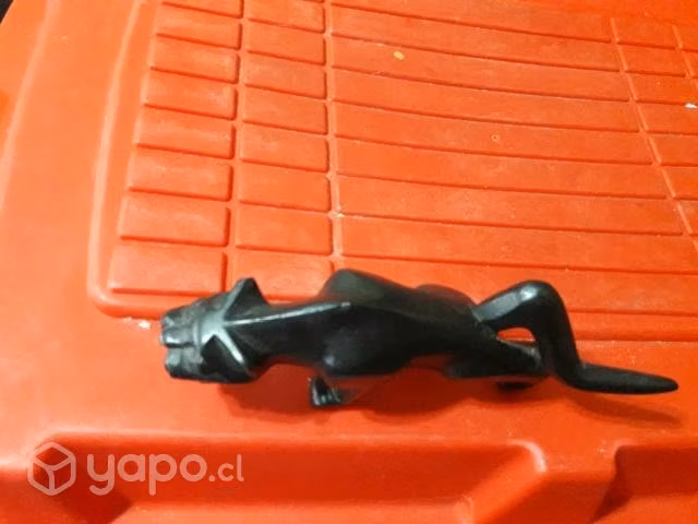 Figura de piedra pantera
