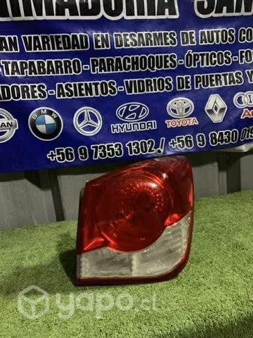 Foco trasero derecho cruze