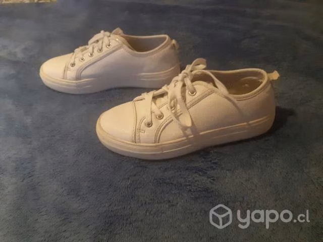 Zapatillas blancas - Imagen 3