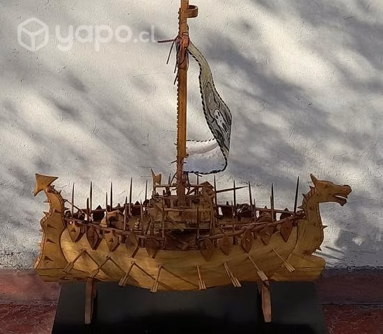 Maqueta drakkar o snekkar en madera