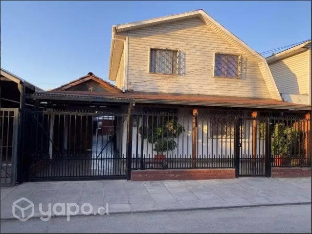 Casa De Dos Pisos 4 D & 3 B, Maipu