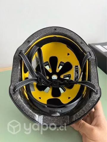 Protectores Ennui + Casco Nutcase