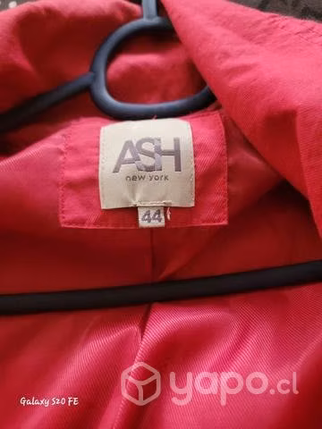Trench marca Asch talla 44 color fucsia