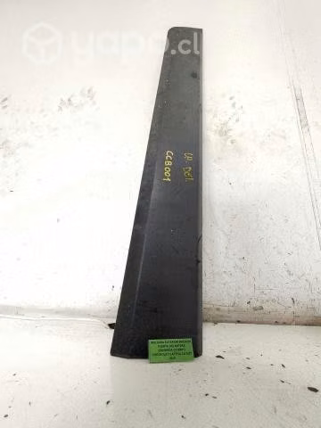 Moldura Exterior Inferior Puerta Del izq (CCB001)