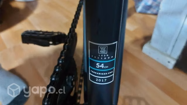 Bicicleta fixie pistera aro 28 marca yerka V2