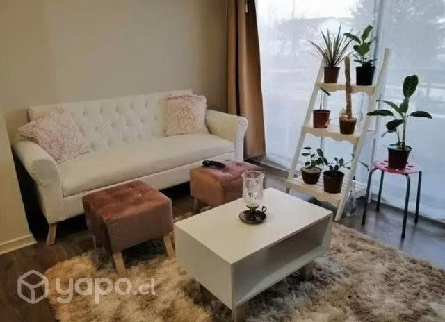 Sillón capitoné blanco baúl tres piezas