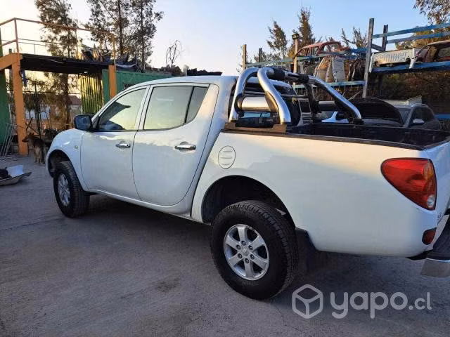 Óptico izquierdo Mitsubishi L usado