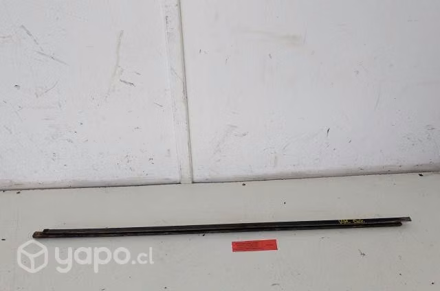 Moldura Lame Vidrio Puerta Delantera Der (CND1127)
