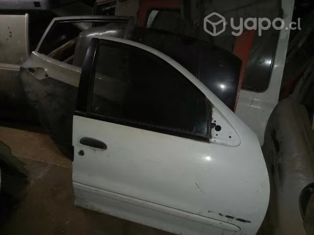 Puerta delantera derecha Chevrolet Cavalier