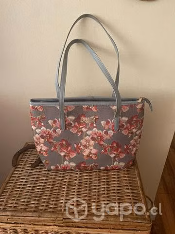 Cartera floreada