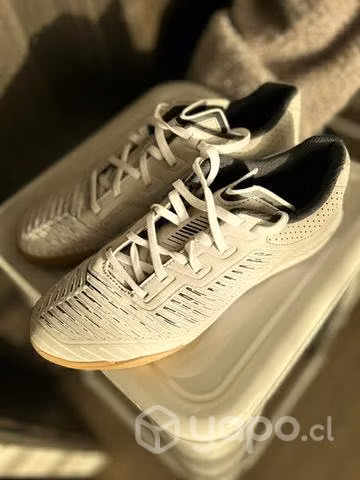 Zapatos de fútbol sala (o salón)