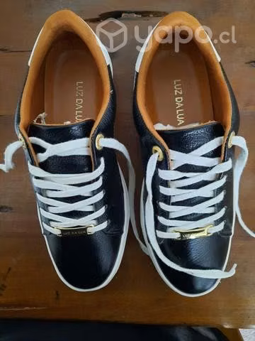 Zapatillas talla 36 Luz Da luna ( Pollini)