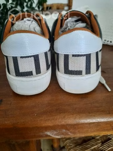 Zapatillas talla 36 Luz Da luna ( Pollini)