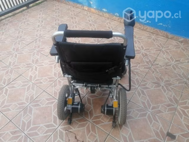 Silla de ruedas eléctrica, semi nueva