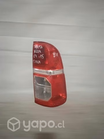 Foco trasero RH Toyota Hilux 2007 2015