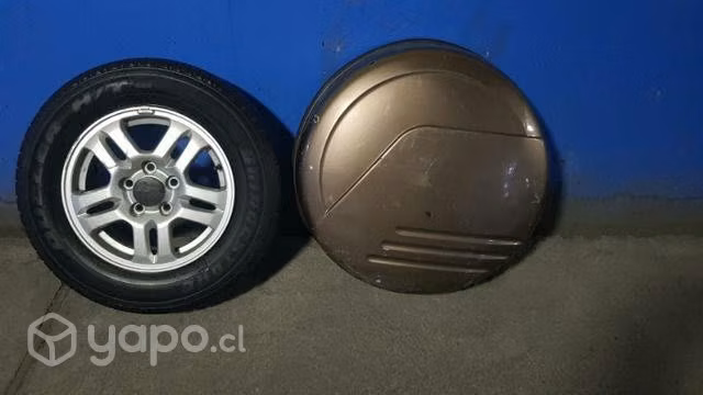 Cubre rueda y llanta con neumatico HONDA CRV 2004