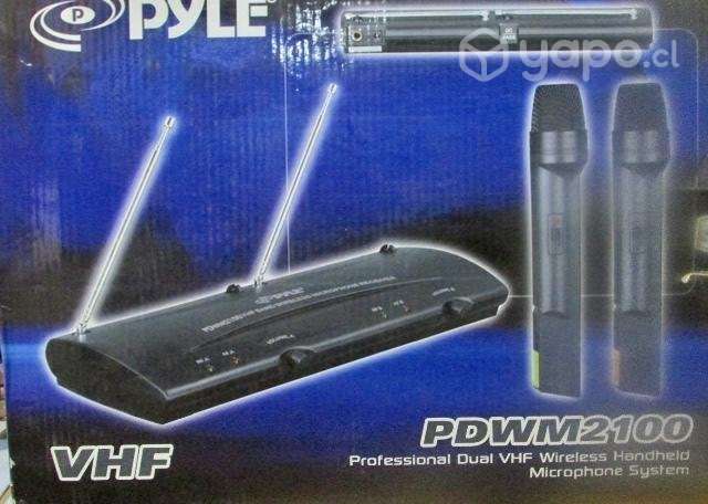 Amplificador Microlab modelo 4543 y micrófonos VHF - Imagen 4