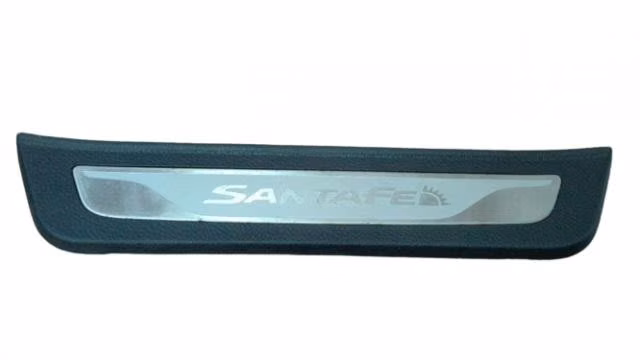 Cubre socalo trasero rh Hyundai Santa Fe 12/19