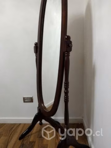 Espejo ovalado con patas