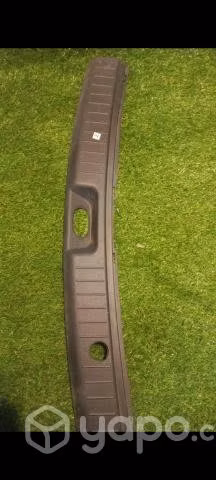 MOLDURA DE MALETA CUBRE CHAPA Hyundai Santa Fe